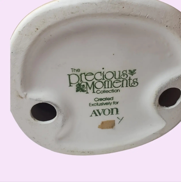 Vintage Avon precious moments collection figurine - Picture 5 of 5